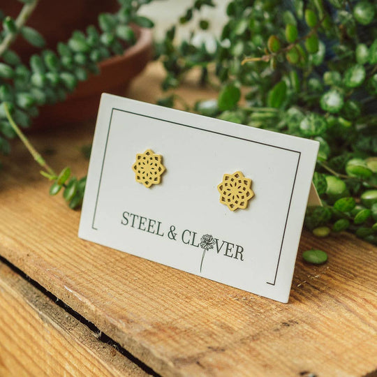 Peony Stud Earring: Gold