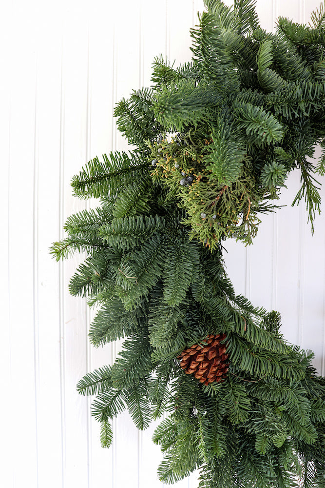 16" Mixed Wreath Premium - Hundred Acre Wood School