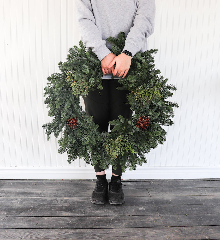 16" Mixed Wreath Premium - Hundred Acre Wood School