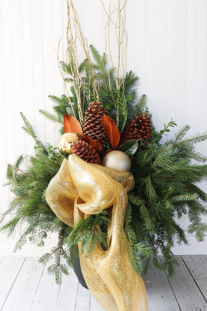 14" Round Winter Planter - École Elémentaire Catholique Georges P Vanier