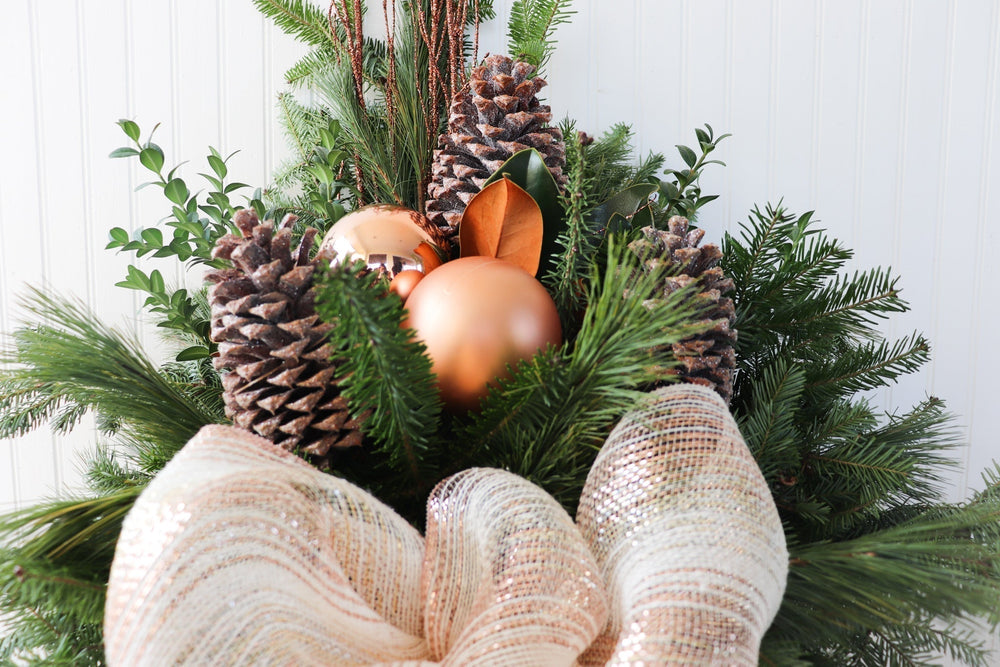 14" Round Winter Planter - École Elémentaire Catholique Georges P Vanier