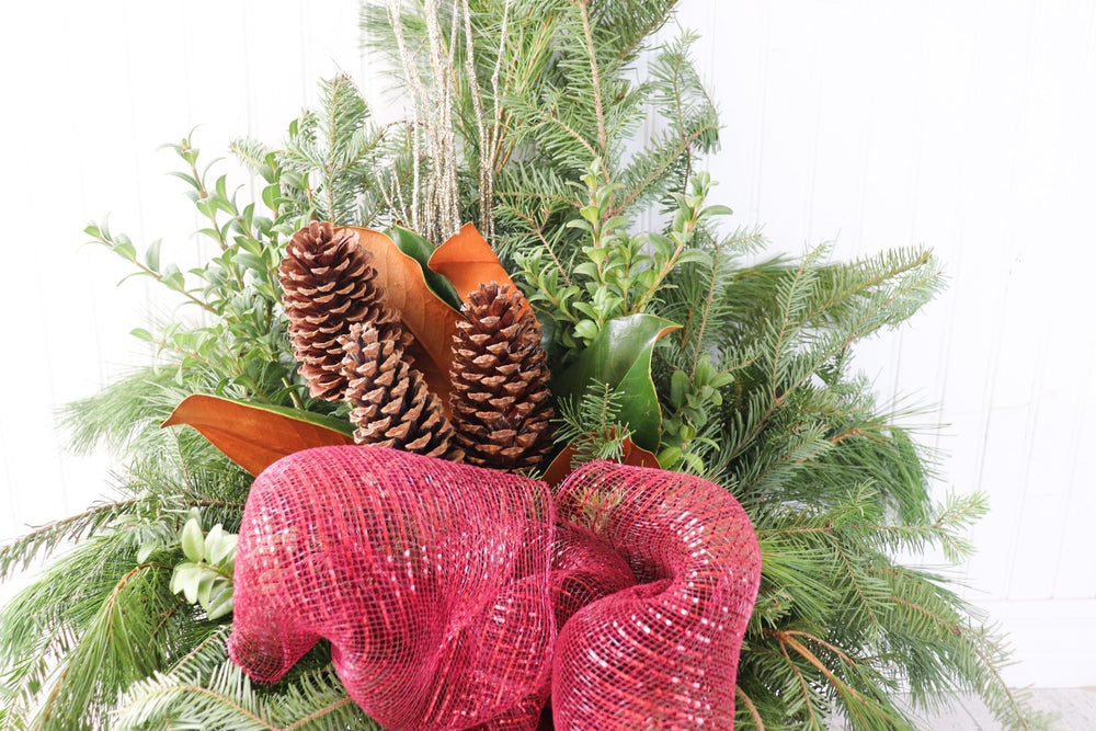 10" Round Winter Planter - École Elémentaire Catholique Georges P Vanier