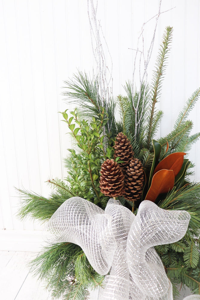 10" Round Winter Planter - Learning Disabilities Association of Windsor Essex