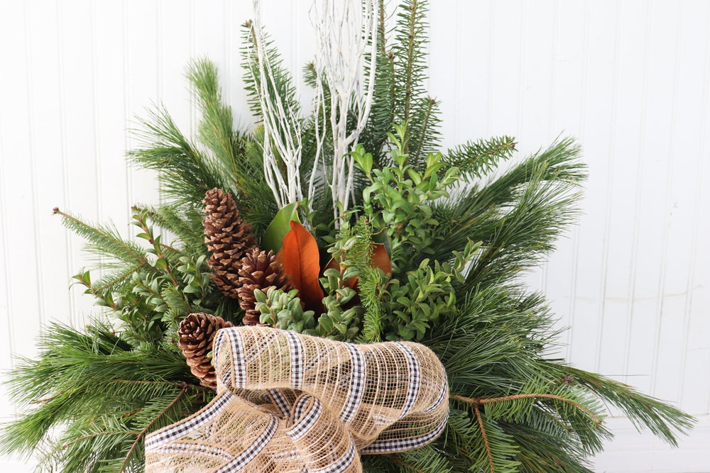 10" Round Winter Planter - École Elémentaire Catholique Georges P Vanier