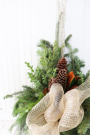 10" Round Winter Planter - Learning Disabilities Association of Windsor Essex