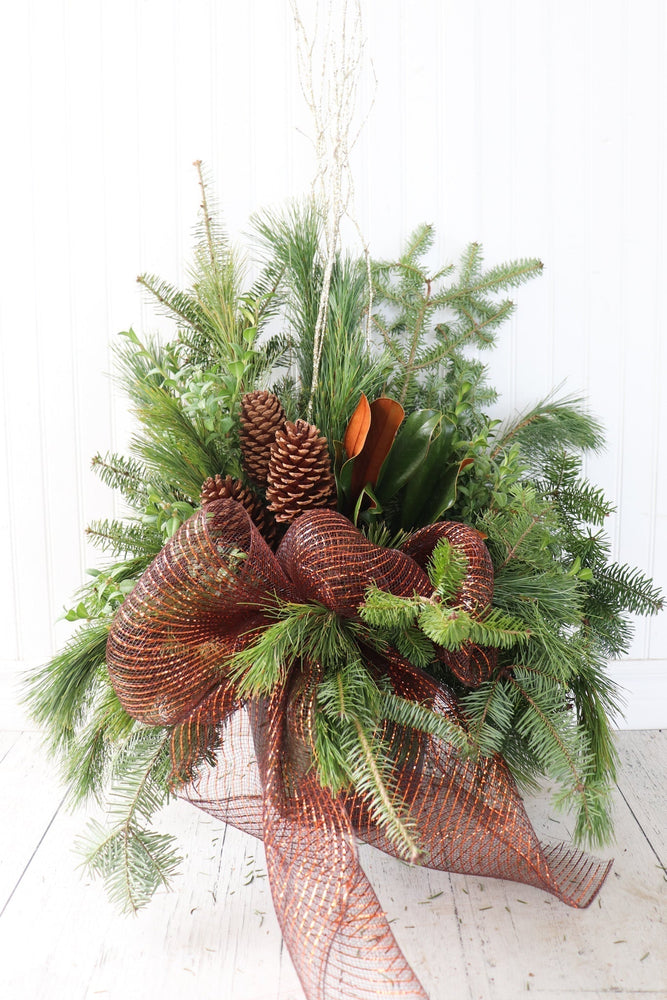 10" Round Winter Planter - École Elémentaire Catholique Georges P Vanier