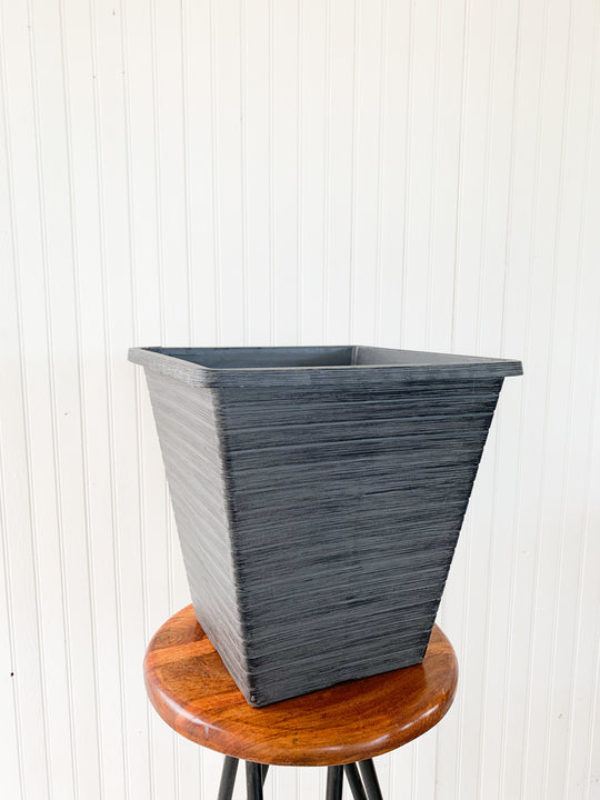 14" Evans Square Plastic Pot