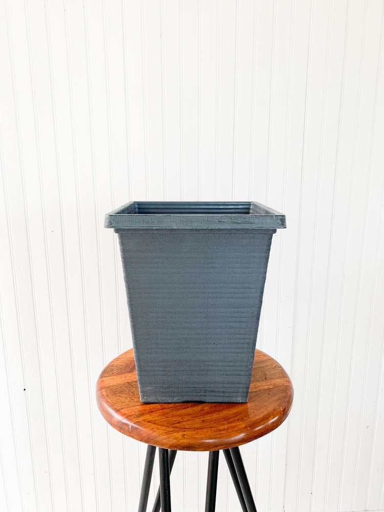 
            
                Load image into Gallery viewer, 11&amp;quot; Bombay Square Plastic Pot
            
        